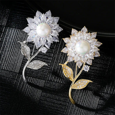 Analiese Crystal Flower Brooch - An elegant crystal brooch shaped like a stylised daisy.