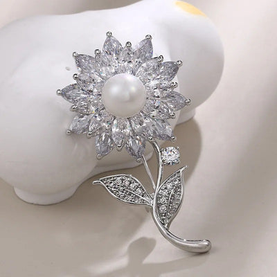 Analiese Crystal Flower Brooch - An elegant crystal brooch shaped like a stylised daisy.