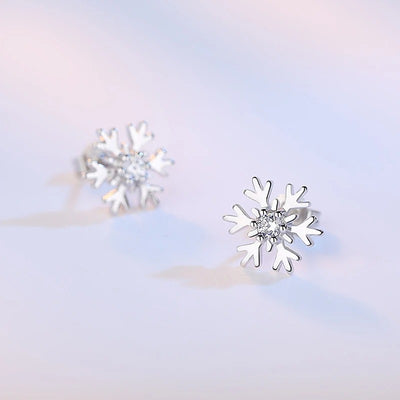 Snow Queen I Jewellery Set - Classic - A delicate snowflake-themed set of necklace and earrings, featuring snowflakes formed from silver branches around a single central crystal in the middle.