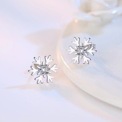 Snow Queen I Jewellery Set - Classic - A delicate snowflake-themed set of necklace and earrings, featuring snowflakes formed from silver branches around a single central crystal in the middle.