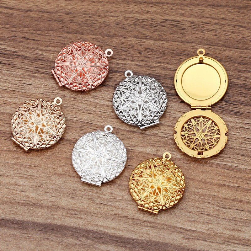 Lovely Lockets - Filigree Circle