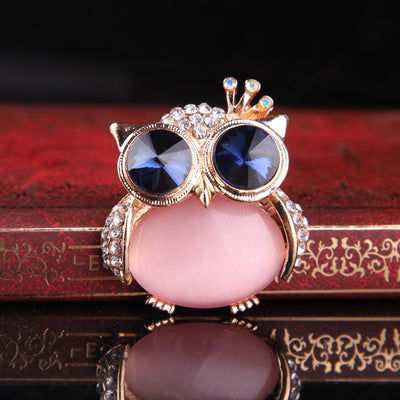 Cute Critter Brooch - Owl - An adorable chubby owl themed brooch, available in pink or white pearl.