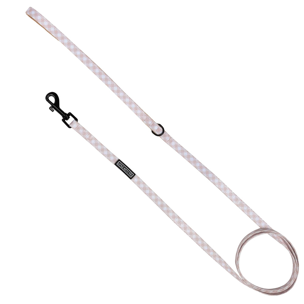 Little Kitty Co. Cat Leash - Latte Gingham is a soft, tasty pastel brown, perfect for the classy kitty who doesn't need bright colours to stand out from the cafe crowd.